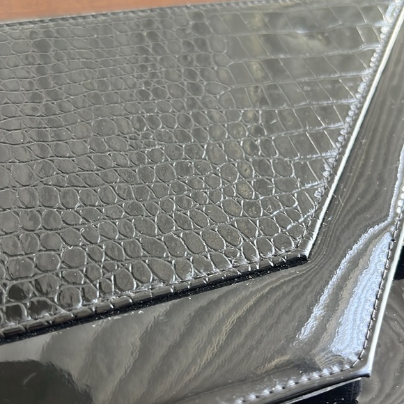 CABRELLI | Vintage Patent Leather Envelope Clutch - Picture 2 of 7